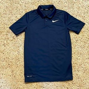 Boys Nike shirt in size Small